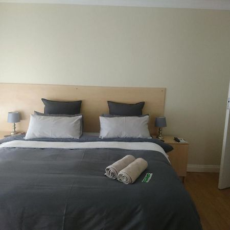 Pta East Guest House พริทอเรีย ภายนอก รูปภาพ